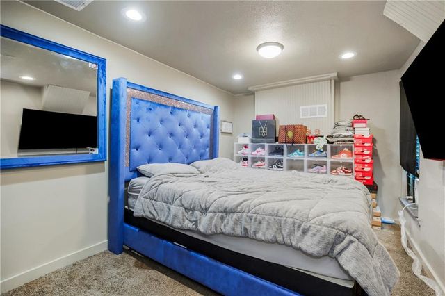6615 Richmond Avenue, Kansas City, MO 64133