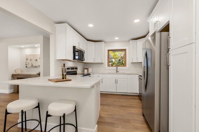 1729 Hickory STREET, South Milwaukee, WI 53172