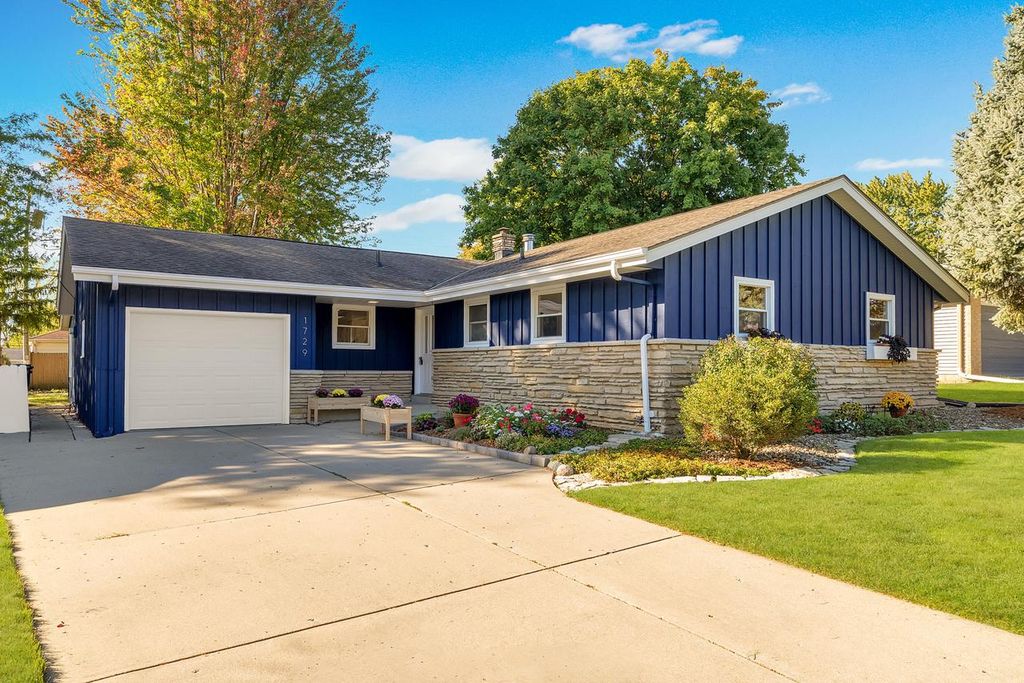 1729 Hickory STREET, South Milwaukee, WI 53172