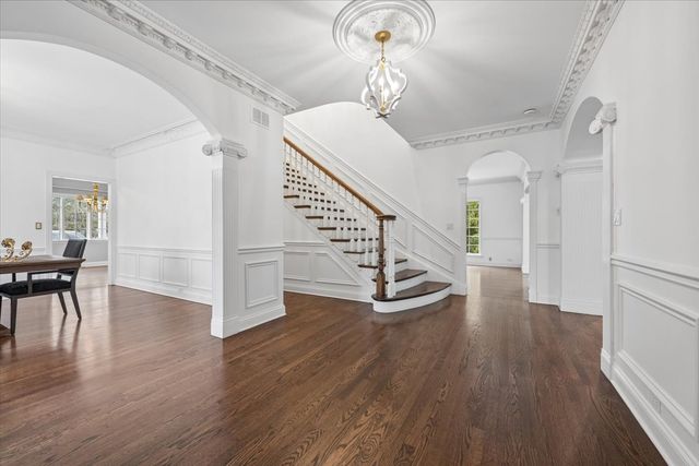 845 Glen Oak Drive, Winnetka, IL 60093