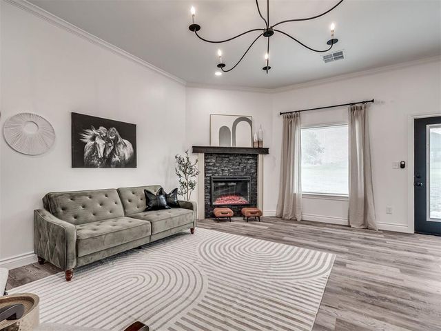 4930 Meadow Lane, Guthrie, OK 73044