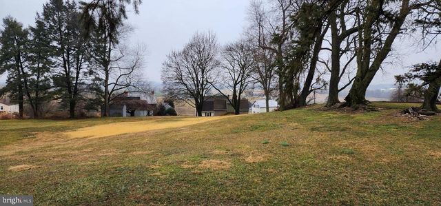 827 DISSTON VIEW DR, Lititz, PA 17543