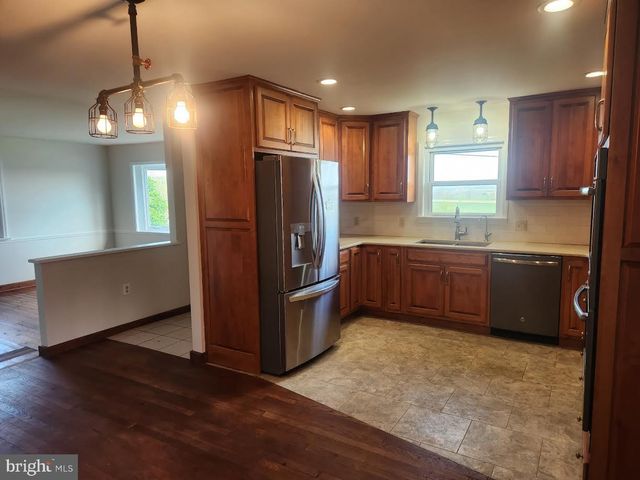 827 DISSTON VIEW DR, Lititz, PA 17543
