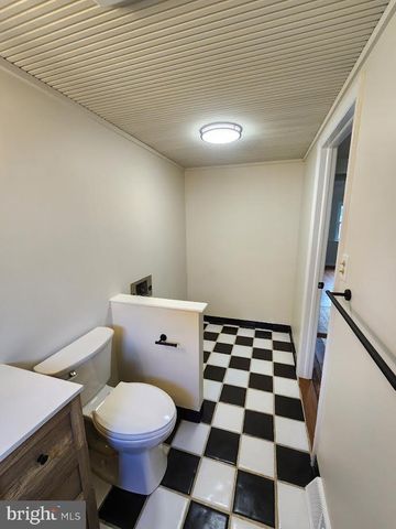 827 DISSTON VIEW DR, Lititz, PA 17543