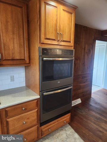 827 DISSTON VIEW DR, Lititz, PA 17543