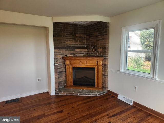 827 DISSTON VIEW DR, Lititz, PA 17543
