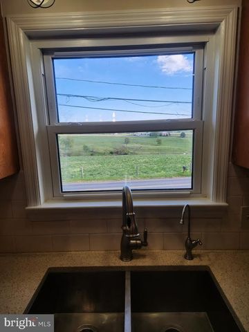 827 DISSTON VIEW DR, Lititz, PA 17543