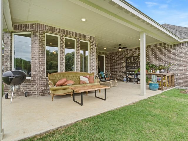 155 Rj Smith Drive, Boyd, TX 76023