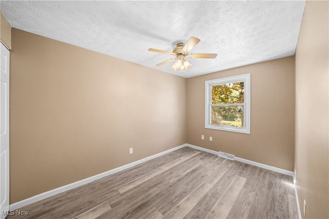 9130 Elm Circle, Windham, OH 44288