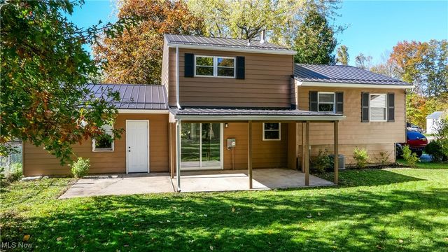 9130 Elm Circle, Windham, OH 44288
