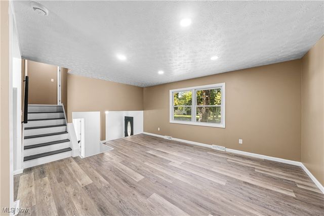 9130 Elm Circle, Windham, OH 44288