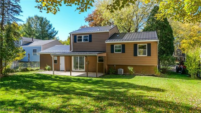 9130 Elm Circle, Windham, OH 44288