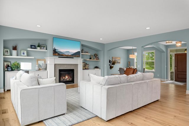9971 Lawson Lane, Eden Prairie, MN 55347