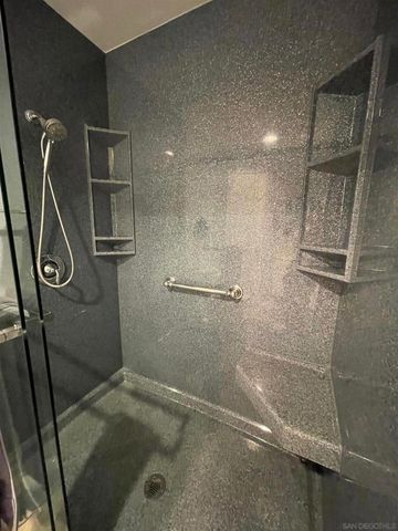 7263 Camino Degrazia 33, San Diego, CA 92111