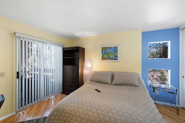 7263 Camino Degrazia 33, San Diego, CA 92111