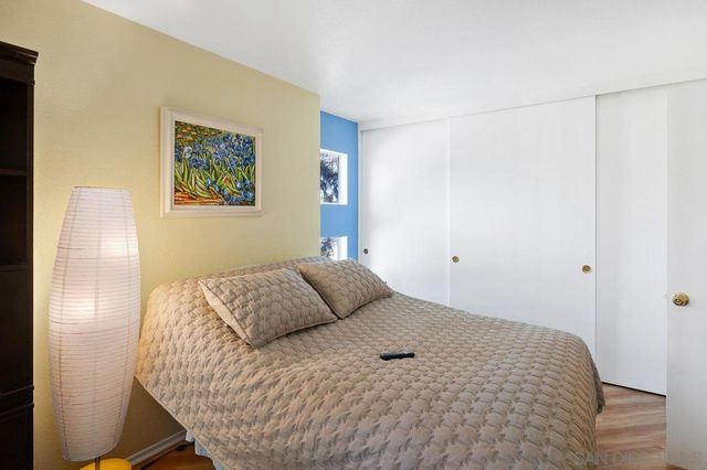 7263 Camino Degrazia 33, San Diego, CA 92111