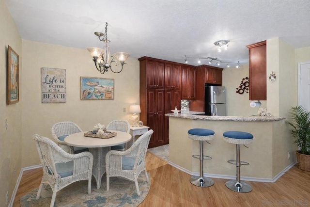 7263 Camino Degrazia 33, San Diego, CA 92111