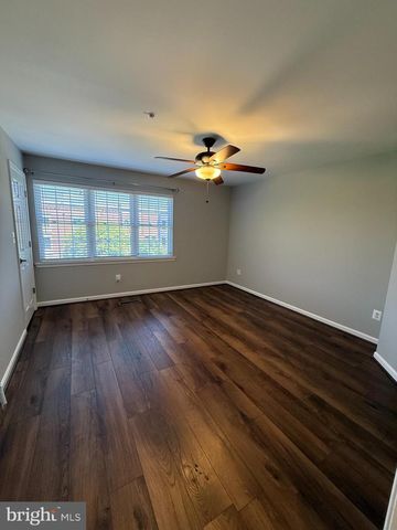 12108 KINSLEY PL, Reston, VA 20190