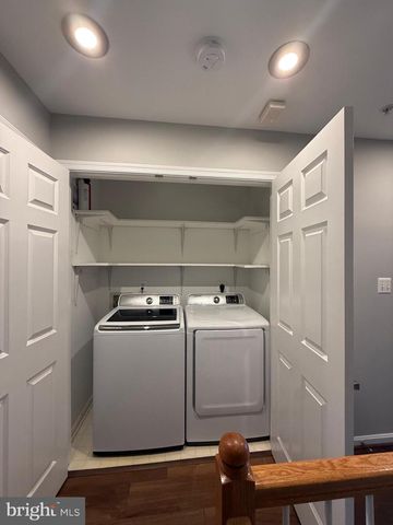 12108 KINSLEY PL, Reston, VA 20190