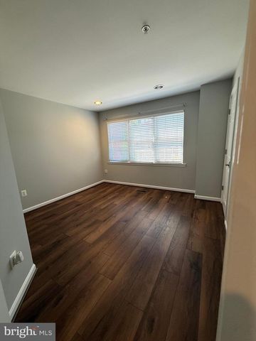 12108 KINSLEY PL, Reston, VA 20190