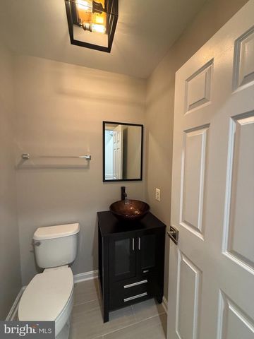 12108 KINSLEY PL, Reston, VA 20190