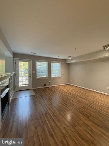 12108 KINSLEY PL, Reston, VA 20190