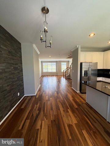 12108 KINSLEY PL, Reston, VA 20190