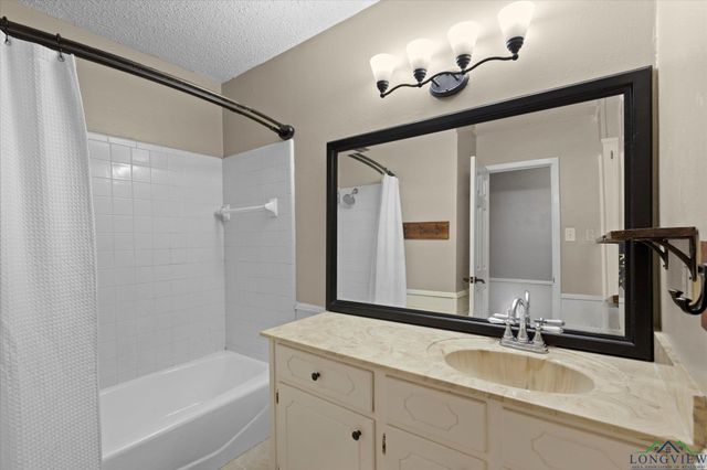 286 Hall Dr, Longview, TX 75605