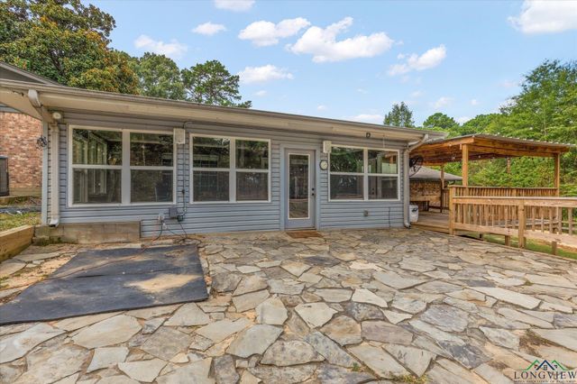 286 Hall Dr, Longview, TX 75605