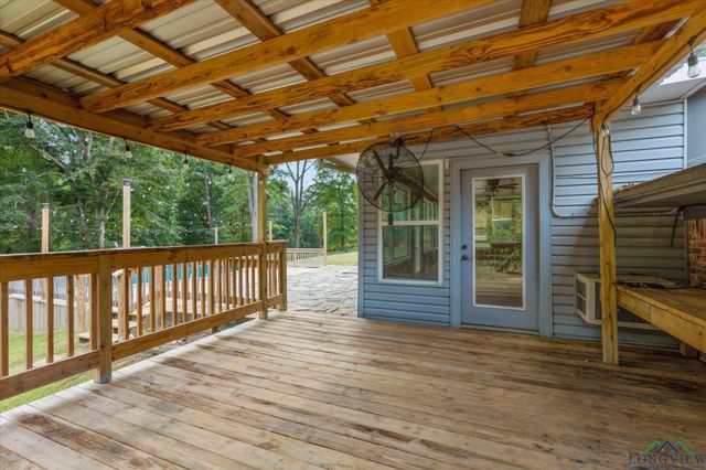 286 Hall Dr, Longview, TX 75605