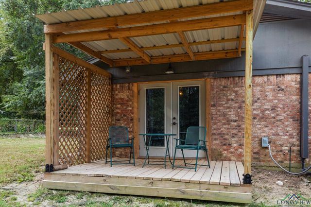 286 Hall Dr, Longview, TX 75605