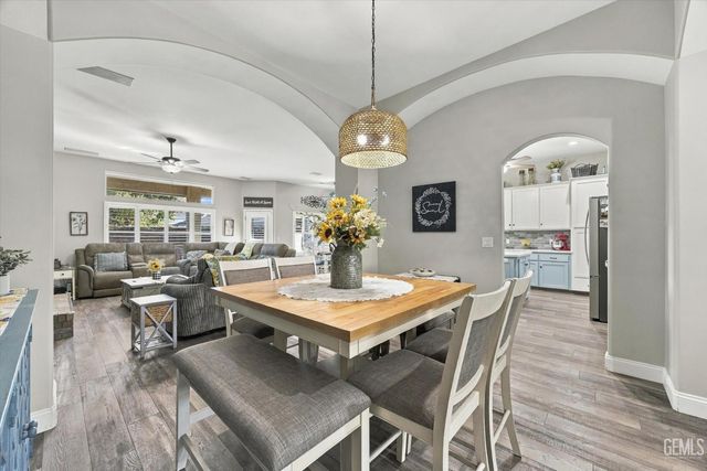 11709 Indianapolis Drive, Bakersfield, CA 93312