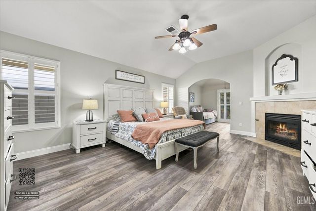 11709 Indianapolis Drive, Bakersfield, CA 93312