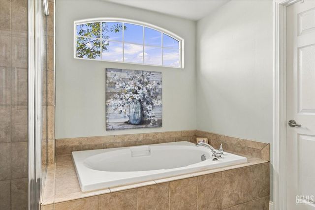 11709 Indianapolis Drive, Bakersfield, CA 93312