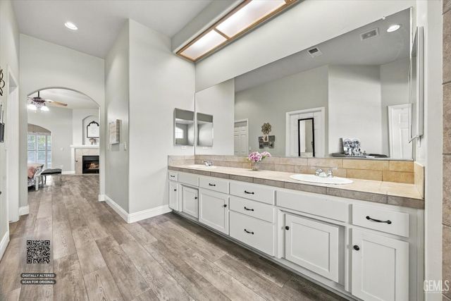 11709 Indianapolis Drive, Bakersfield, CA 93312