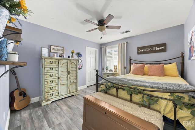 11709 Indianapolis Drive, Bakersfield, CA 93312