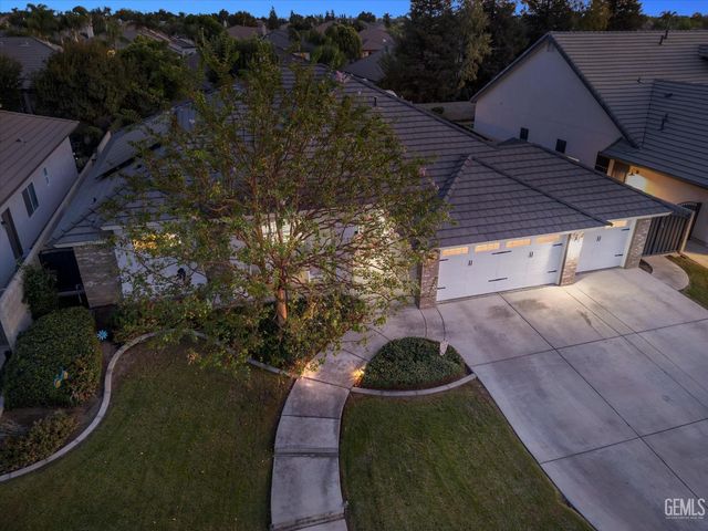 11709 Indianapolis Drive, Bakersfield, CA 93312