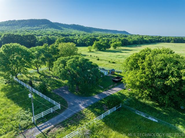 5874 E 273rd Street S, Porum, OK 74455