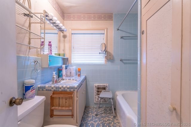 5874 E 273rd Street S, Porum, OK 74455