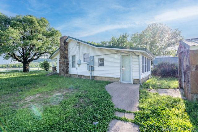 5874 E 273rd Street S, Porum, OK 74455