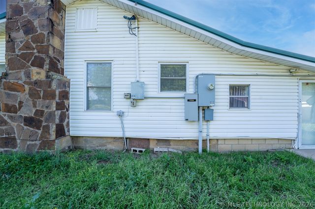 5874 E 273rd Street S, Porum, OK 74455