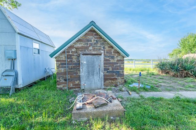 5874 E 273rd Street S, Porum, OK 74455