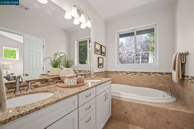 12 Paddock Ct, Pleasant Hill, CA 94523