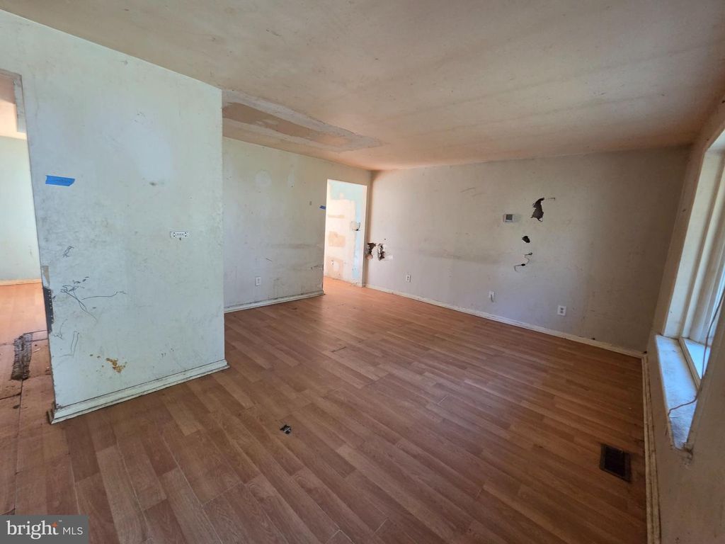 450 S HAWTHORNE AVE, LINDENWOLD, NJ 08021 — photo 2