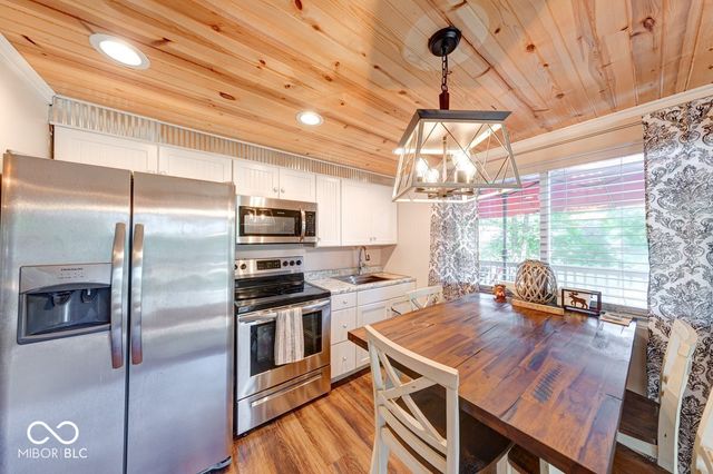 8681 S Kinman Drive, Nineveh, IN 46164