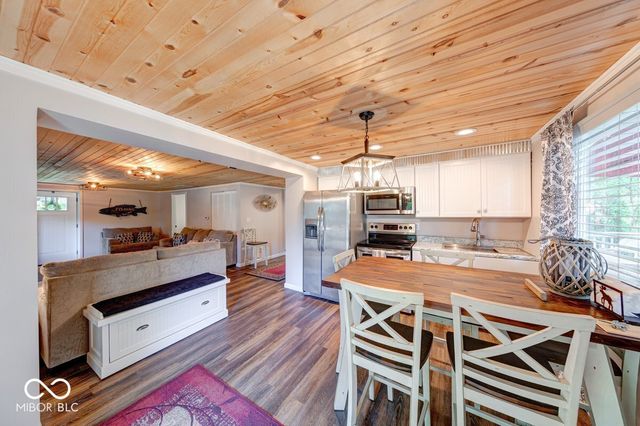 8681 S Kinman Drive, Nineveh, IN 46164