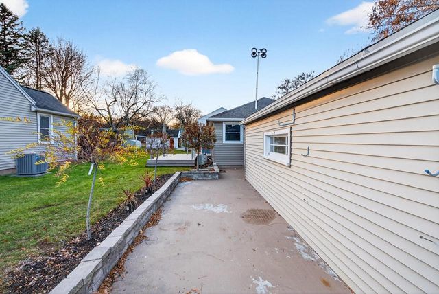 617 W Seymour STREET, Appleton, WI 54915