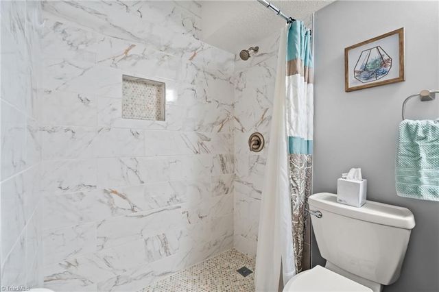 1107 Robin Hood Road B, High Point, NC 27262