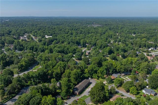 1107 Robin Hood Road B, High Point, NC 27262