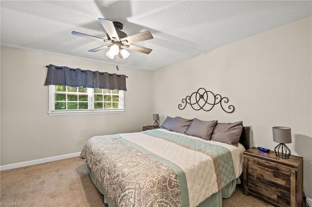 1107 Robin Hood Road B, High Point, NC 27262